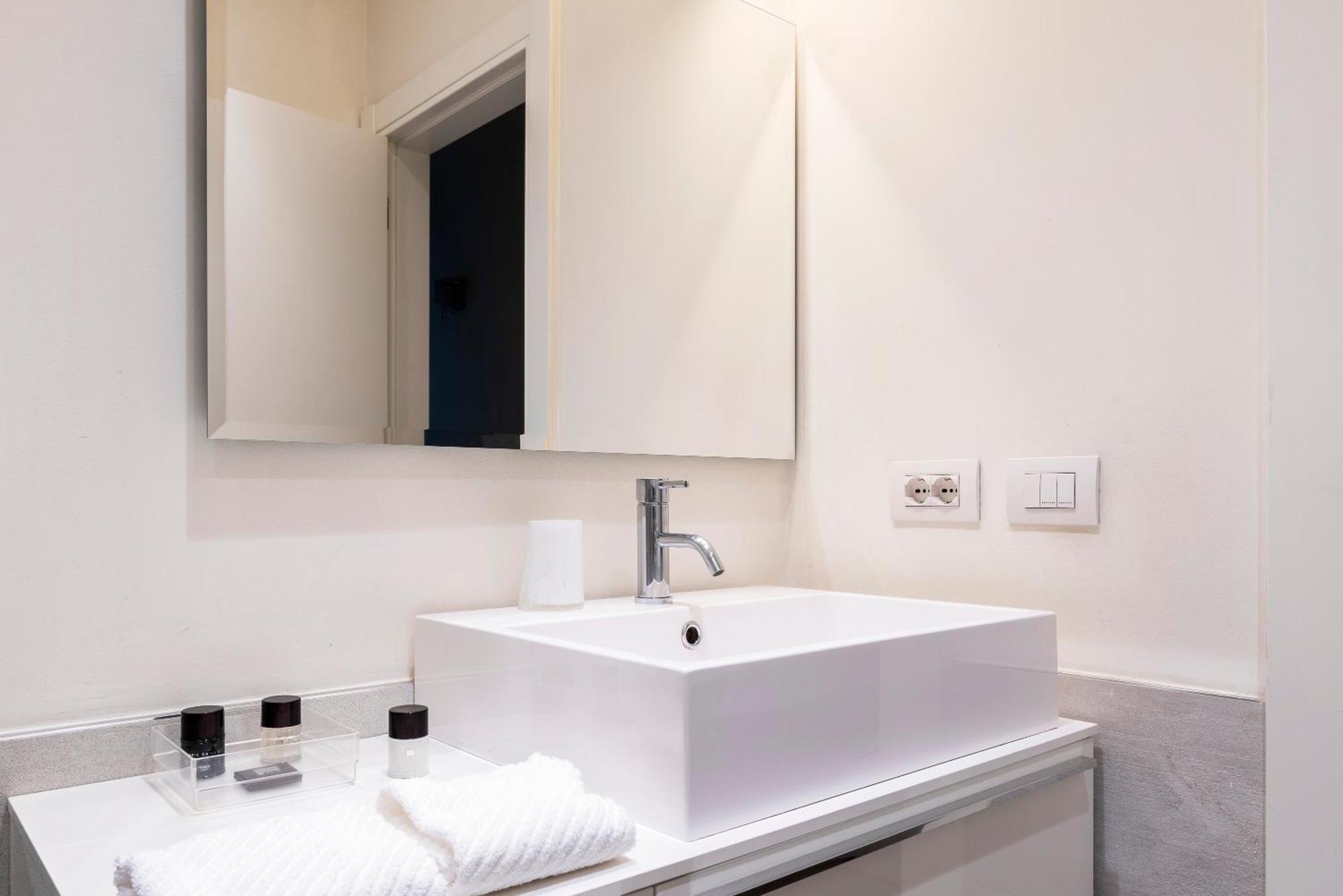 Fifty Eight Milan Duomo Apartment Luaran gambar